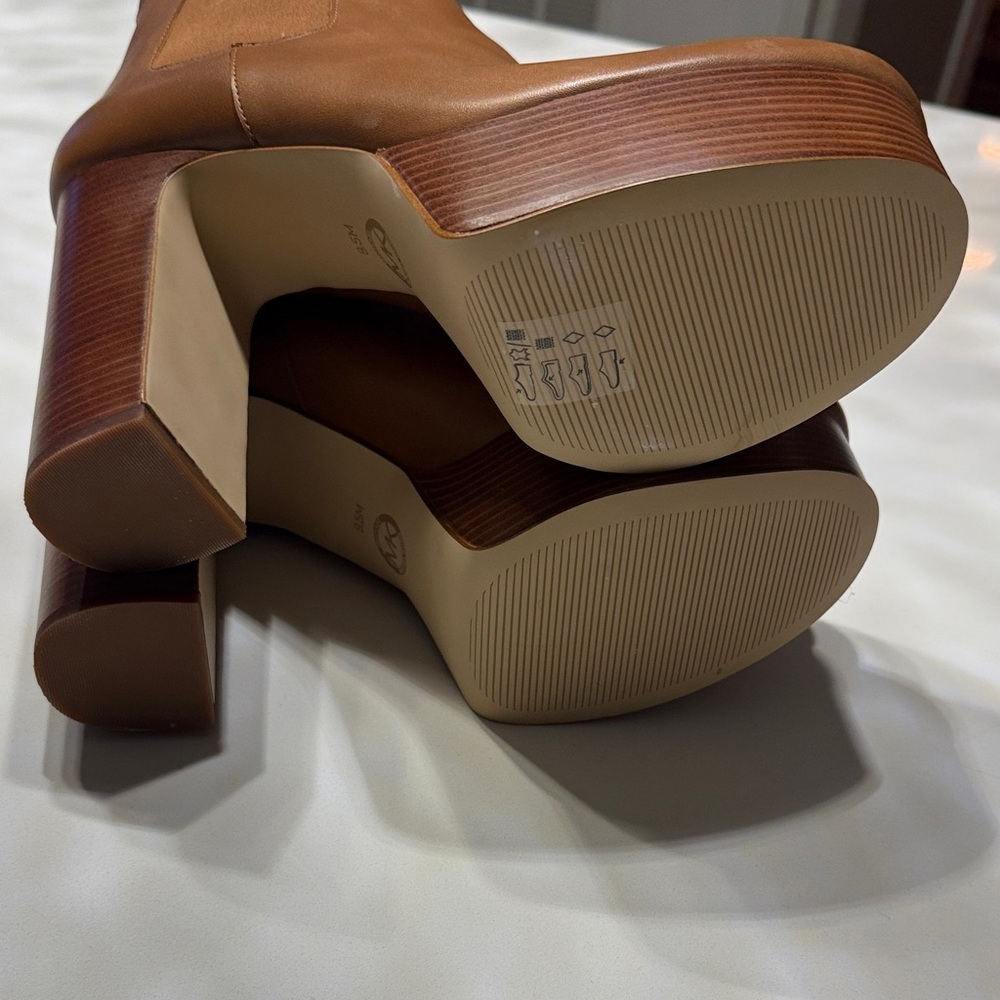 Brown Leather Ankle Boots - Picture 4 of 4